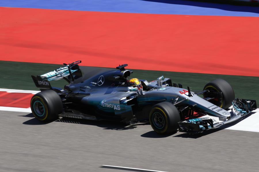  Mercedes-AMG F1 W08 EQ Power+ 2017 года  (фото 19 из 44)